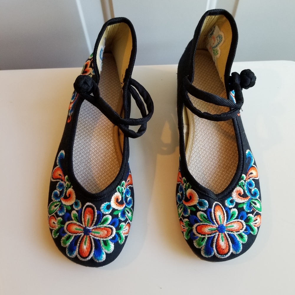 Women's shoes